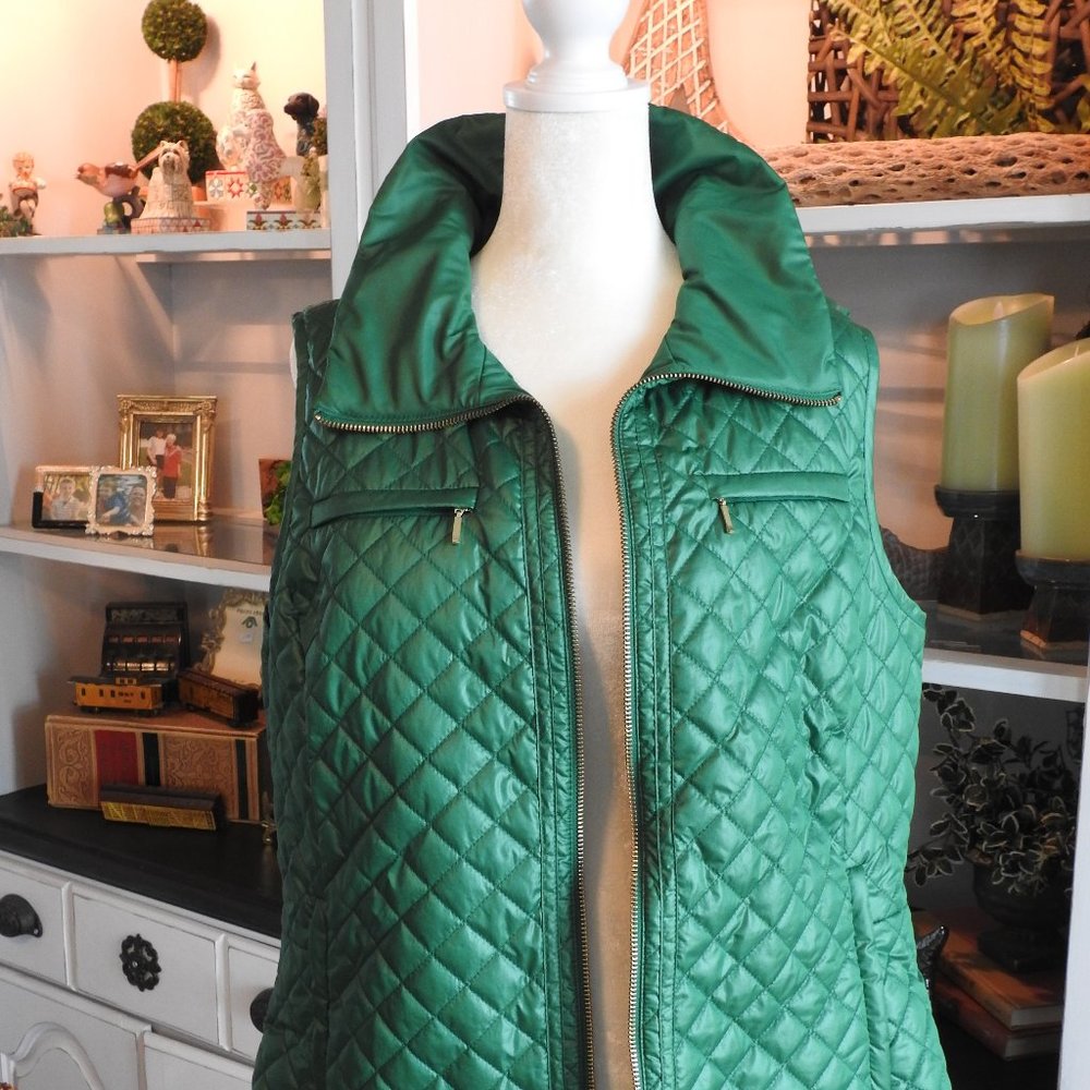 Chico's Zenergy kelly green vest. Size 2